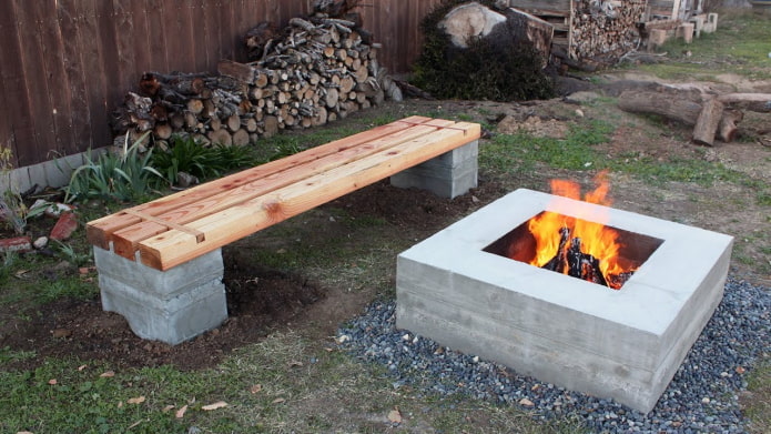 betonnen vuurkorf in de tuin