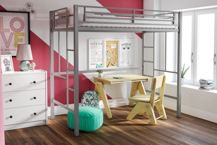 smeedijzeren hoogslaper in het interieur