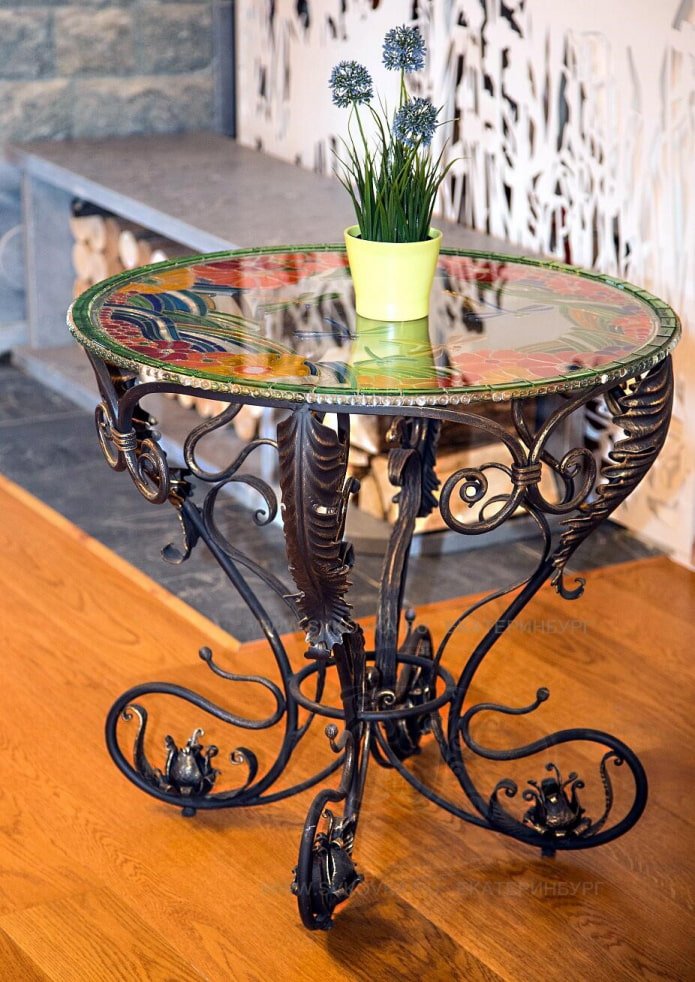 tafel met glazen blad