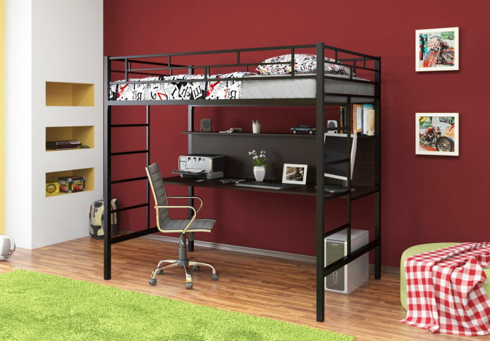 smeedijzeren bureau in de kinderkamer