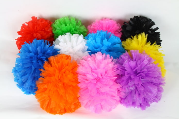 Plastic pompons