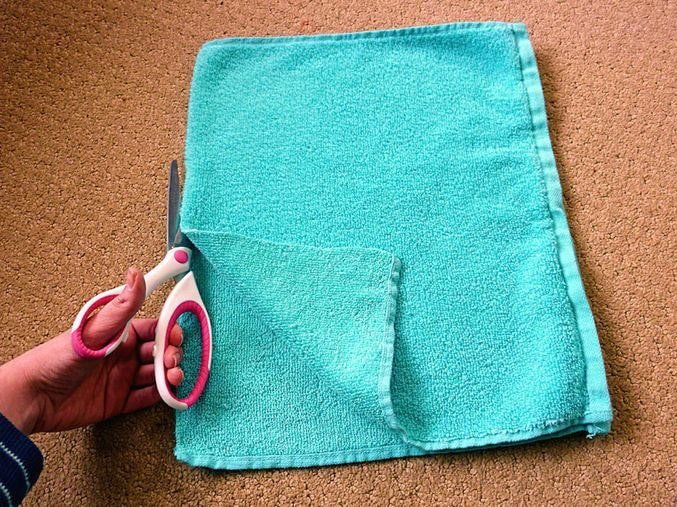 De handdoek knippen