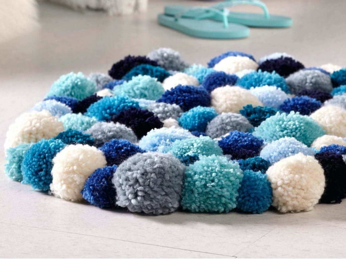 Vloerkleed van pompons