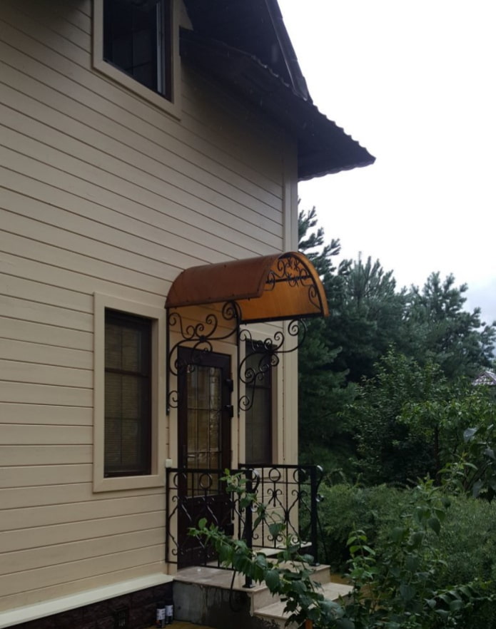kleine luifel van polycarbonaat