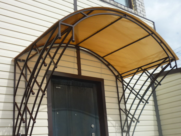 luifel boven de veranda van polycarbonaat