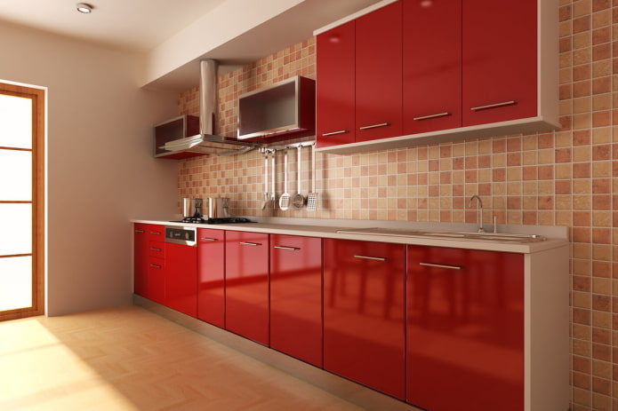 keukeninterieur in rode en beige tinten