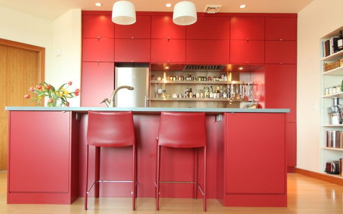 keukeninterieur in rode tinten