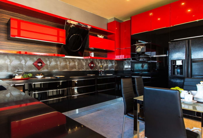 Rood en zwart interieur