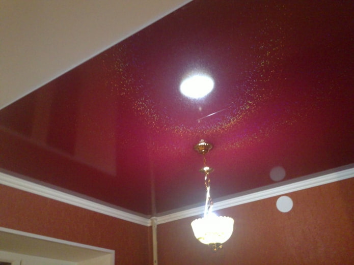 plafond met gouden glitters