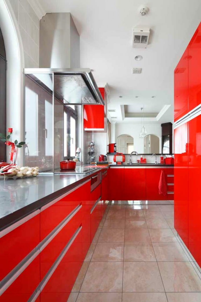 rode gevels in de keuken