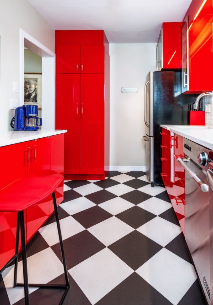 rode gevels in de keuken