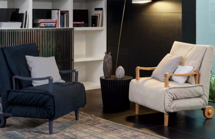 klapstoel in het interieur van de woonkamer