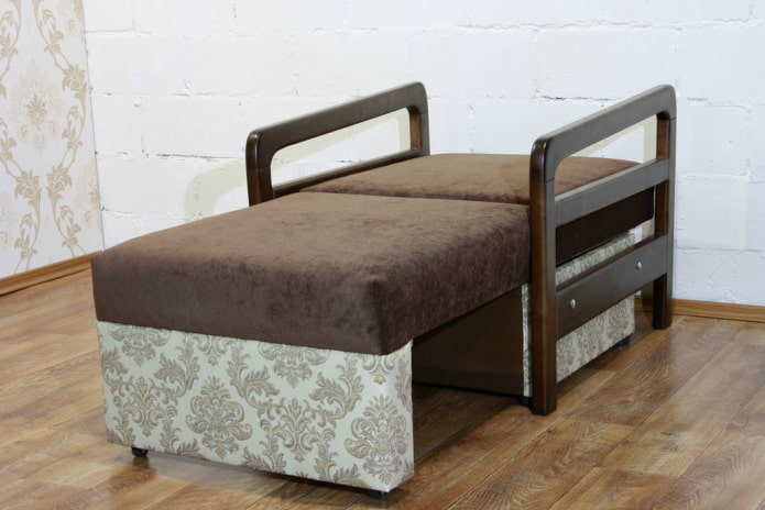 klapstoel met zijkanten aan de binnenkant