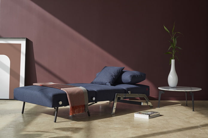 klapstoel in hightech-stijl