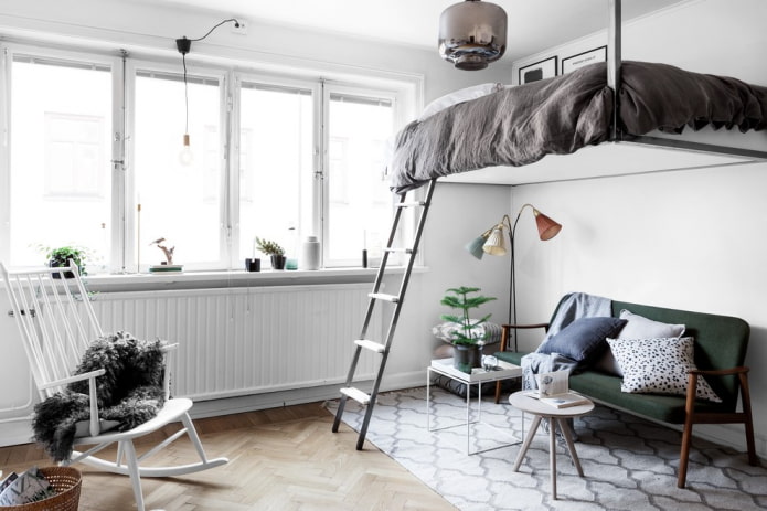 bed onder het plafond in Scandinavische stijl