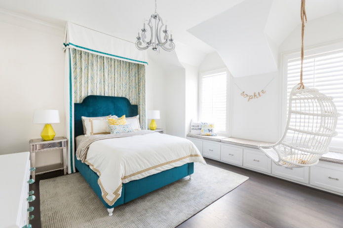 Stijlvol gekleurd hemelbed