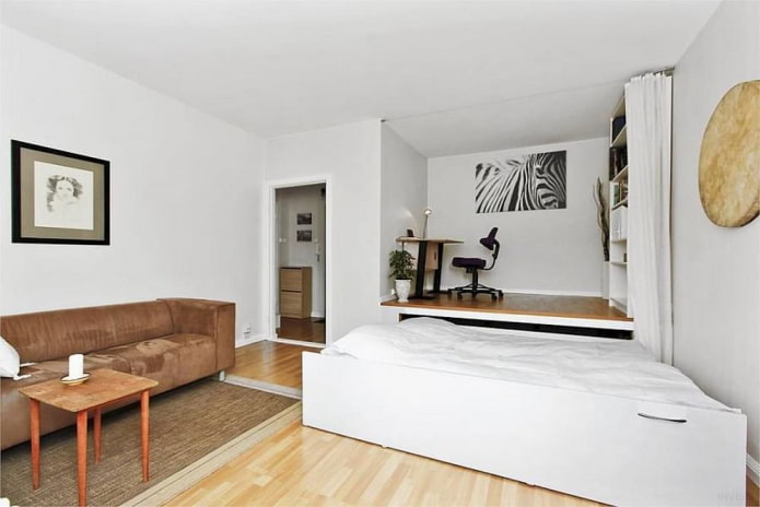 Podiumbed met studeerkamer