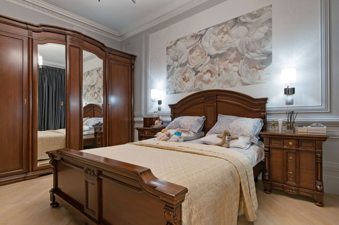 bed in het interieur in een klassieke stijl