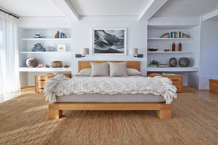 houten bed in het interieur