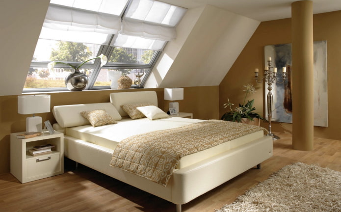 bed met schuin hoofdeinde in het interieur