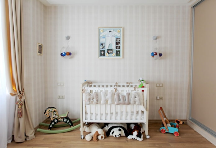 model voor een pasgeboren jongen in het interieur