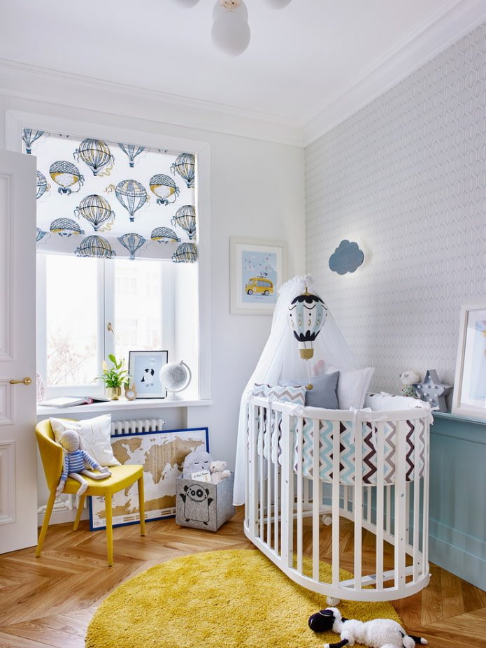 ovale witte babywieg