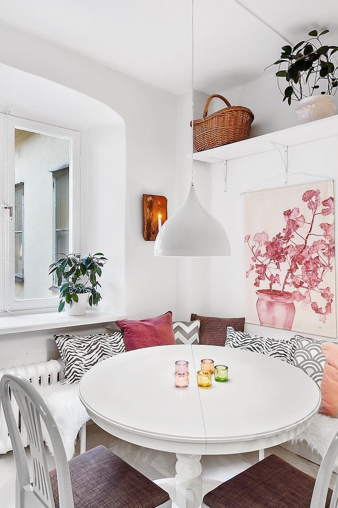 ronde uitschuifbare tafel in de keuken