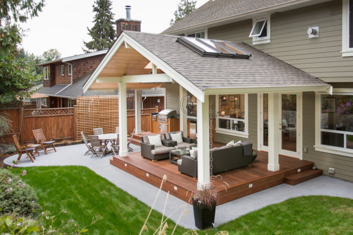 huis met veranda met luifel