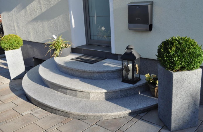 huis met een ronde veranda