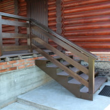 Veranda bij een houten huis-5