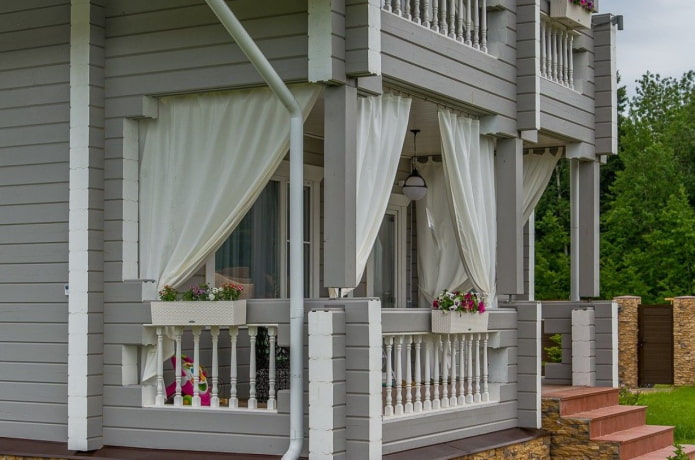 gordijnen op de veranda