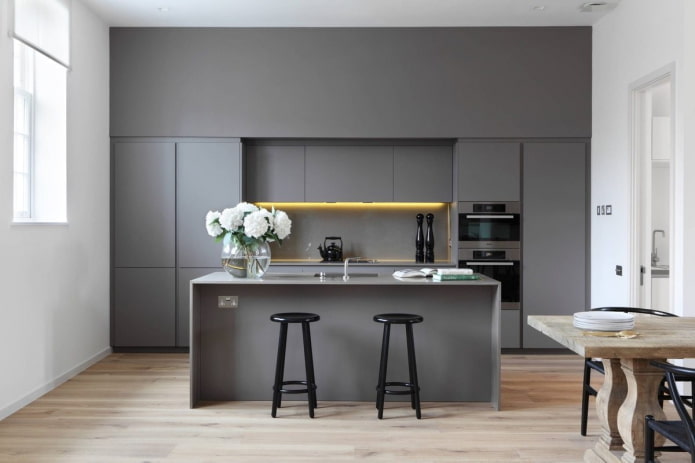 Minimalisme in een grijze keuken