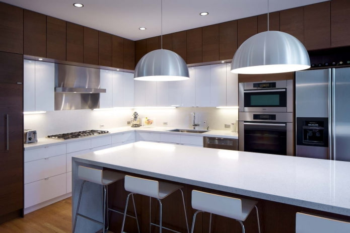 verlichting in het interieur van de keuken in de moderne stijl