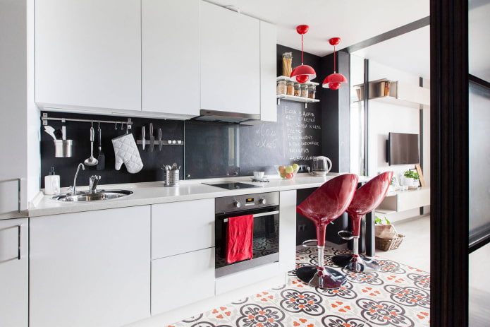 Rode accenten in het interieur
