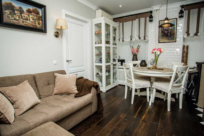 ontwerp van een kleine woonkeuken in Proven?aalse stijl