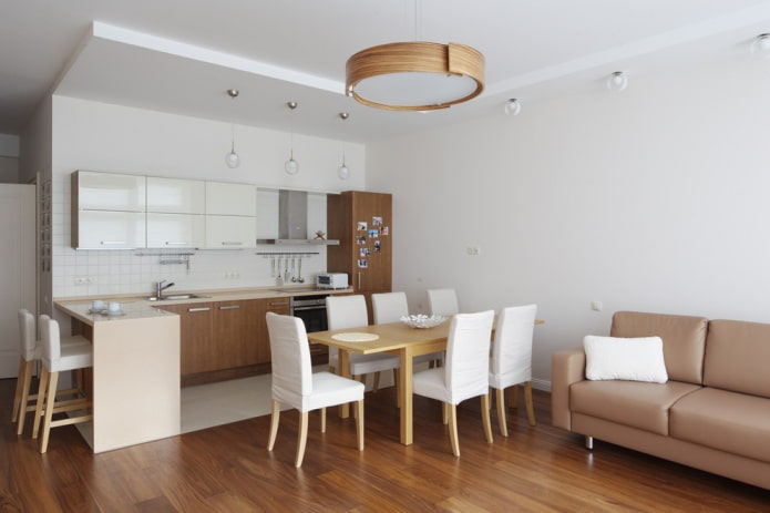 keuken-woonkamerinterieur in lichte tinten