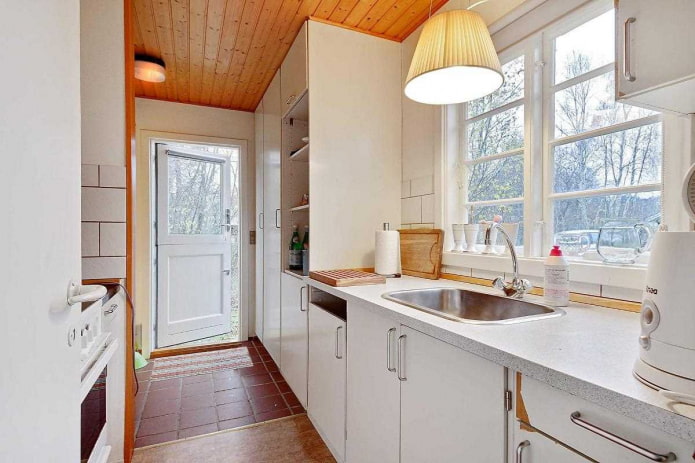 witte keuken op het platteland