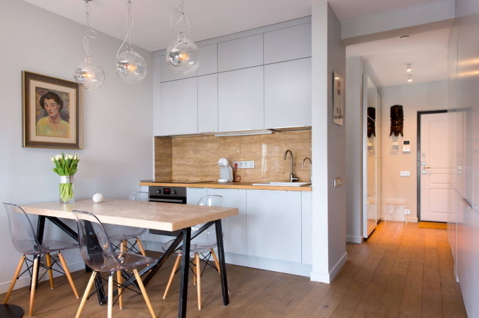 keuken tot aan het plafond in een nis in het interieur