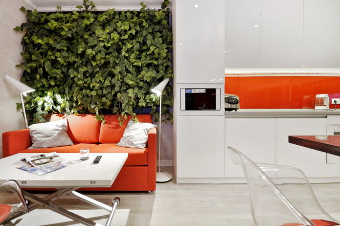 oranje bank in het keukeninterieur