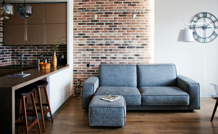 bank in het keukeninterieur in de loftstijl