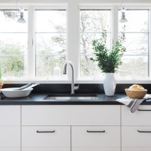 Hoe richt je een keuken in met een spoelbak bij het raam?-1