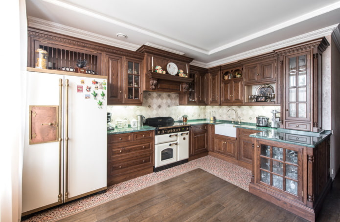 meubels en apparatuur in de keuken in Engelse stijl
