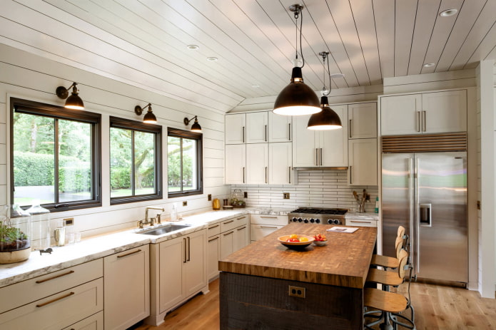 witte keuken in huis