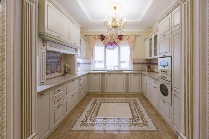 vloerafwerking in het interieur van een klassieke keuken
