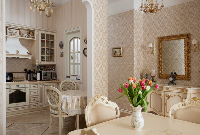 decoratie in het interieur van een klassieke keuken