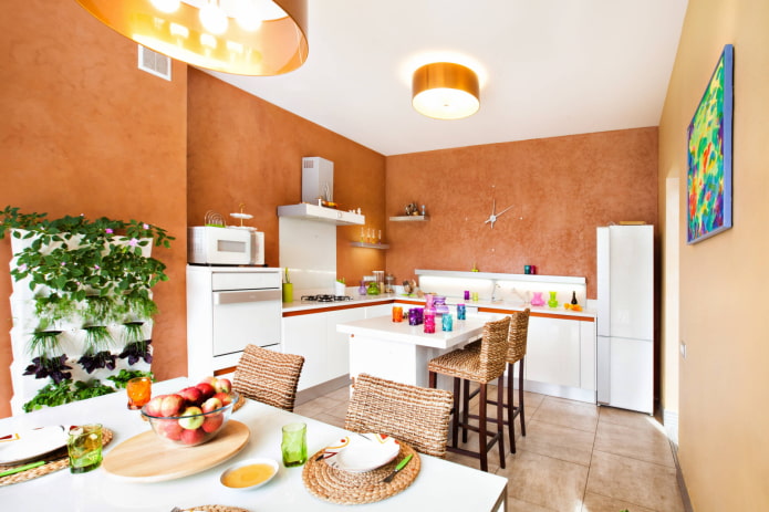 Witte en terracotta keuken