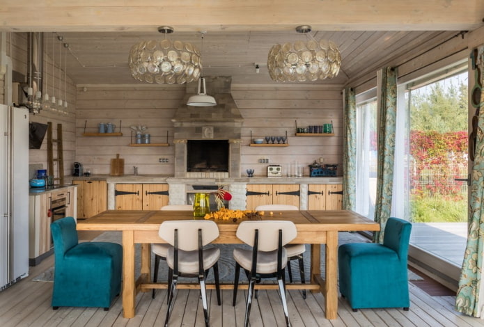 landelijke keuken in het interieur van het huis