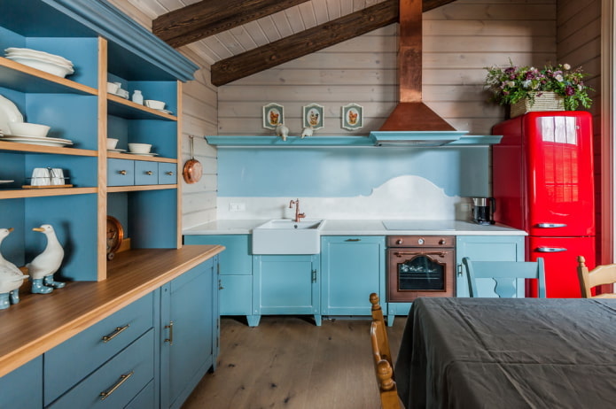 meubels in het keukeninterieur in een rustieke landelijke stijl