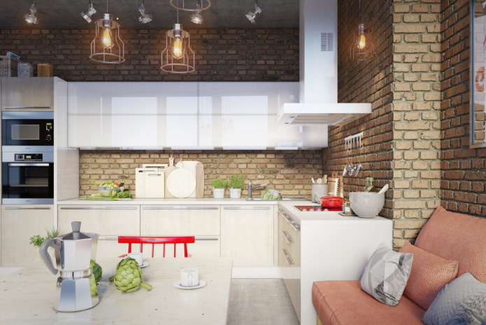 glanzende witte set in een kleine keuken