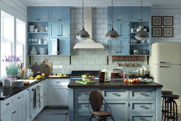 Proven?aalse stijl in het interieur van een blauwe keuken